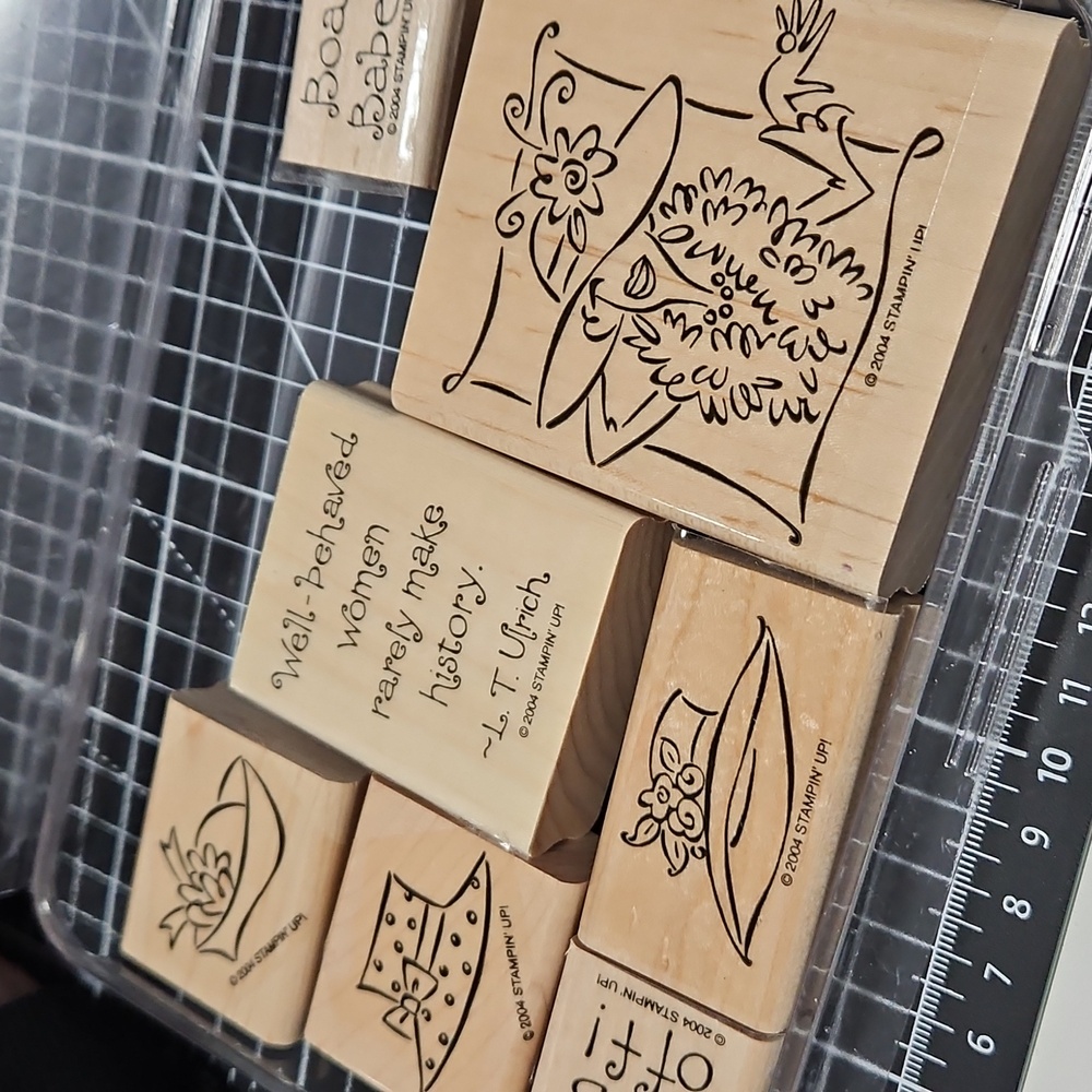 Hats off! Boa Babe Rubber stamp set